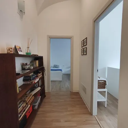 Don Carlo Center شقة