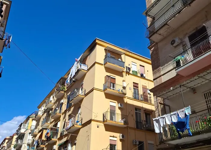 Don Carlo Center アパート ナポリ