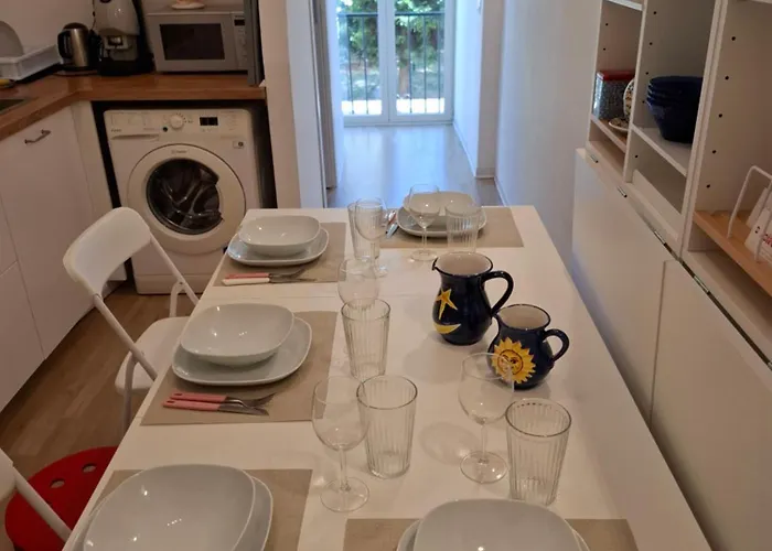 Don Carlo Center アパート